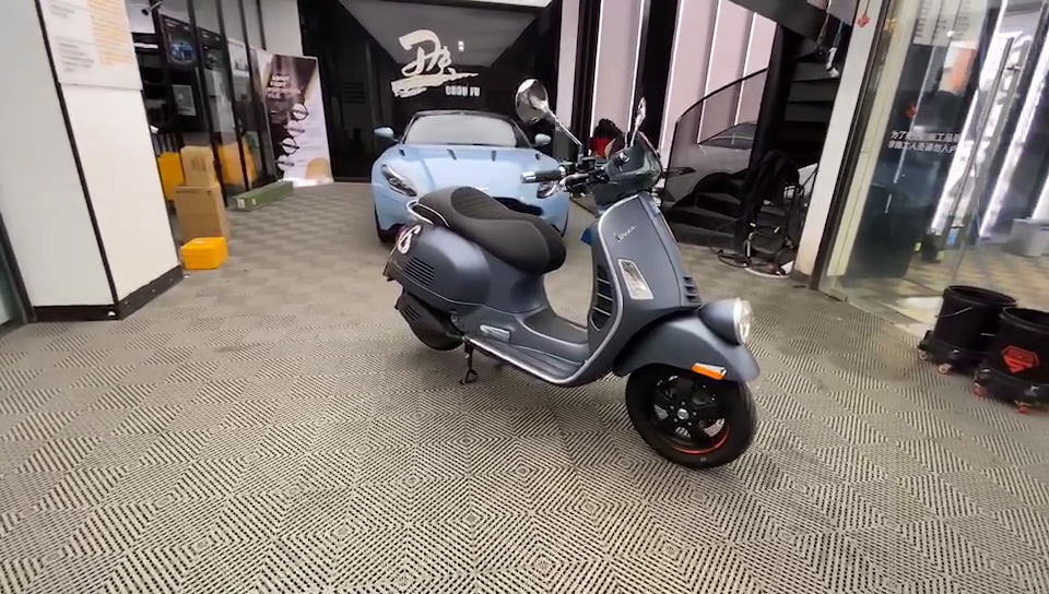 vespa 6天限量版预约哑光车衣到店贴膜