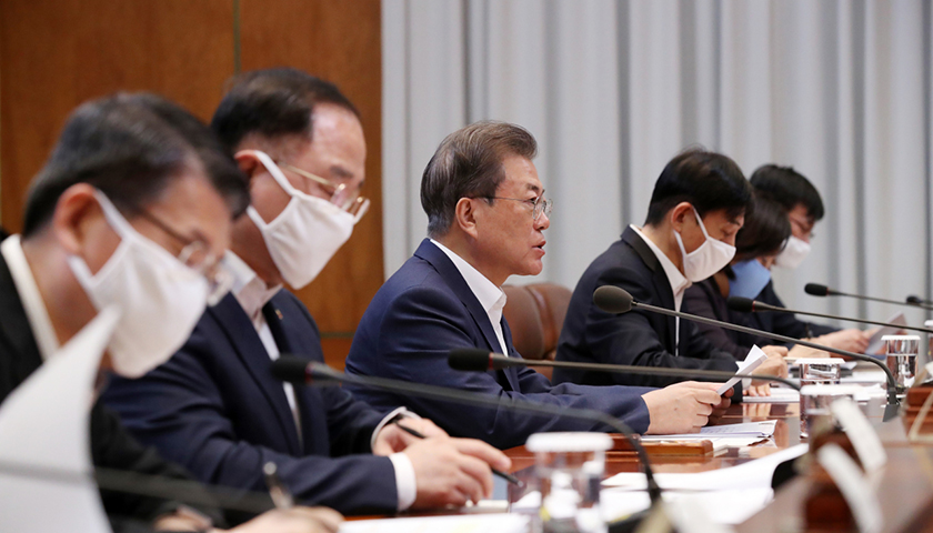 韩国日新增病例反弹：抗疫成效初显，但“战线