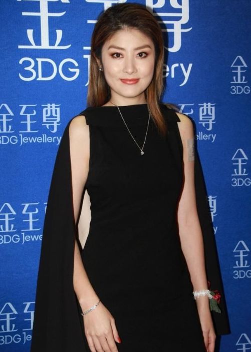 连向太都要让她3分，身家上百亿，16年来却只深