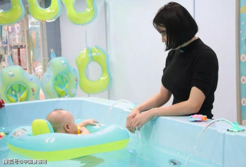 『婴幼儿』也是亲子关系提升的好方式婴幼儿游泳是自身的需要