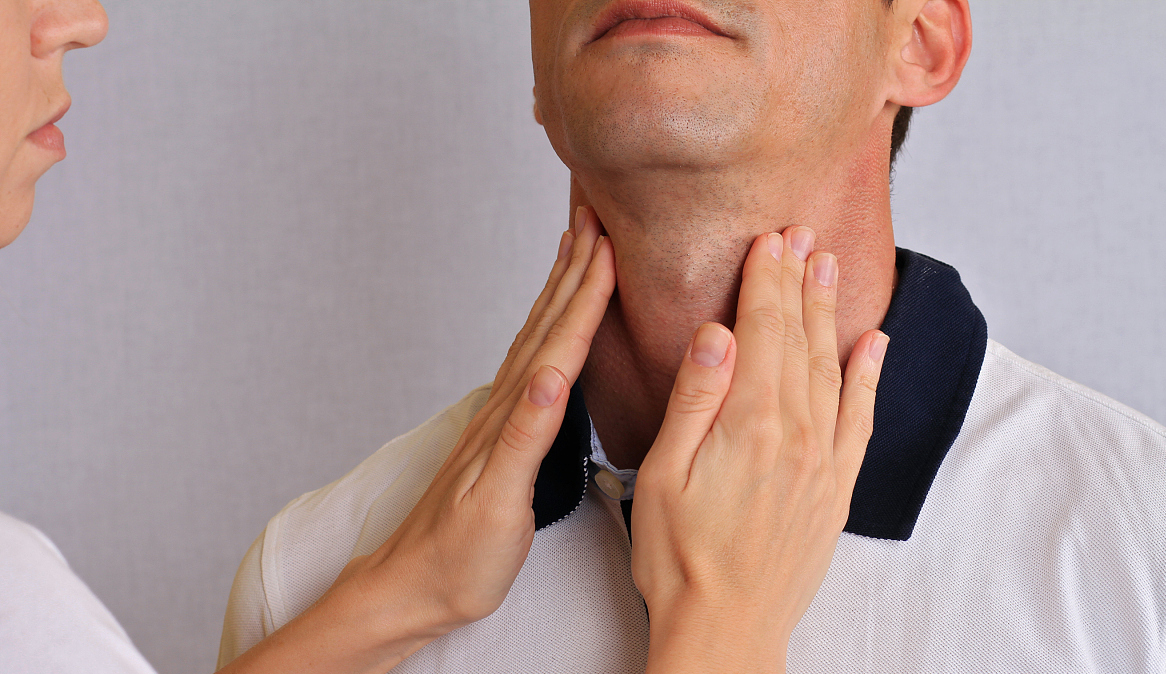 咽喉炎一般是不容易造成颈部痛疼,颈部痛疼一般 是因为软组织损伤造成