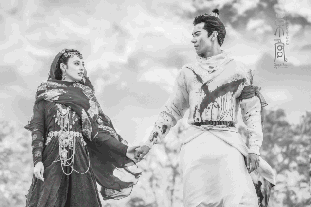 看着她笑的茶叶商人顾小五,是为了娶她可以去杀白眼狼王的顾小五,是