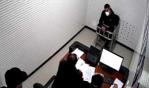 北京铁警“非接触”取证一黑车招揽男子被拘留