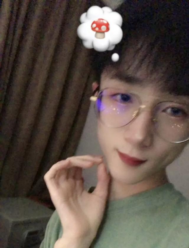 和平精英不求人输了人气被王小歪超越颜值也是输了