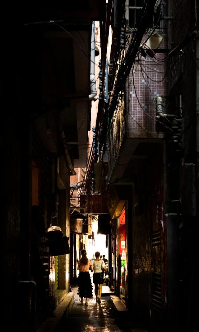 每个盖违章建筑的人，都做着一个包租婆的梦