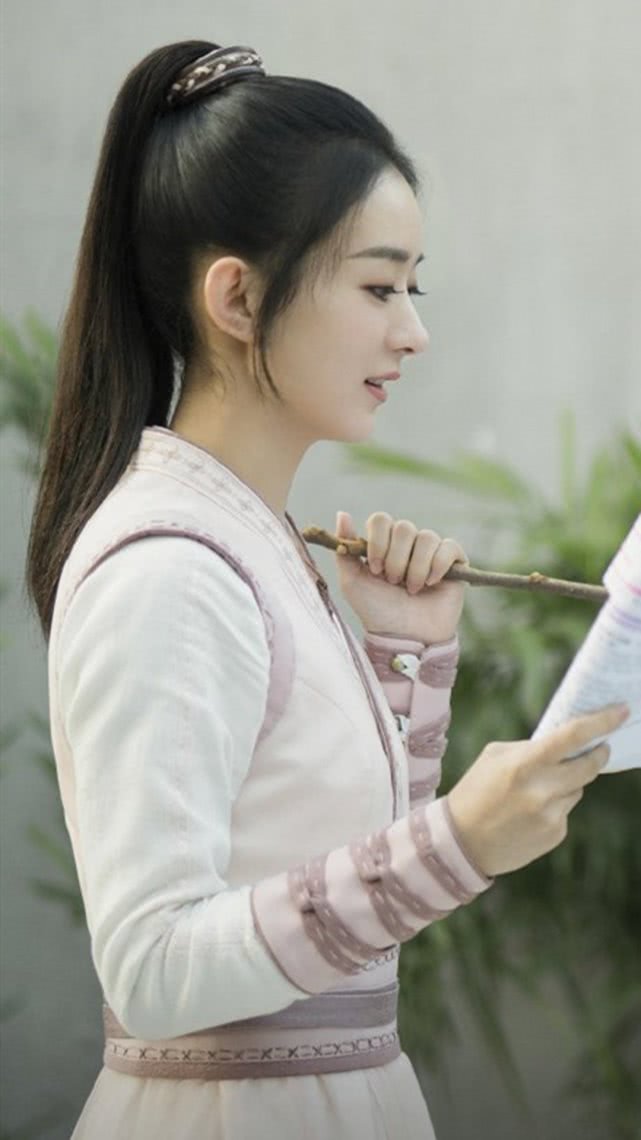 赵丽颖周翡剧照曝出，侧脸神颜太美，与王一博