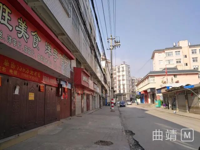 陆良这个巷子即将实施道路改造工程 过往车辆请绕行