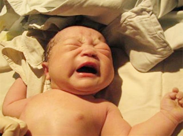 「孩子」医生都要报几斤几两？医生没告诉，家长要知道为什么孩子出生后