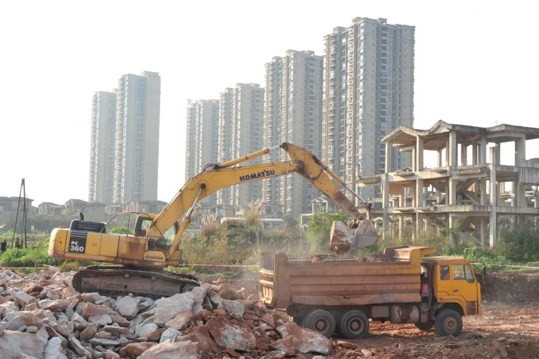 南北中路阳鹤山片区一期道路工程就在长寿桃花新城"外环线"喽长寿