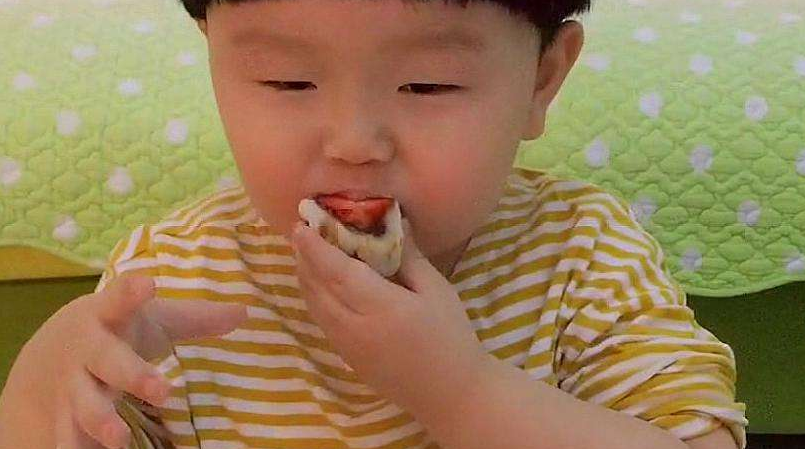 『孩子』3种食物宁可饿着也别吃，不然咳嗽脾虚，还难发育孩子睡前