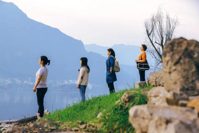 成都户外外出旅行这样拍照真的会很好看