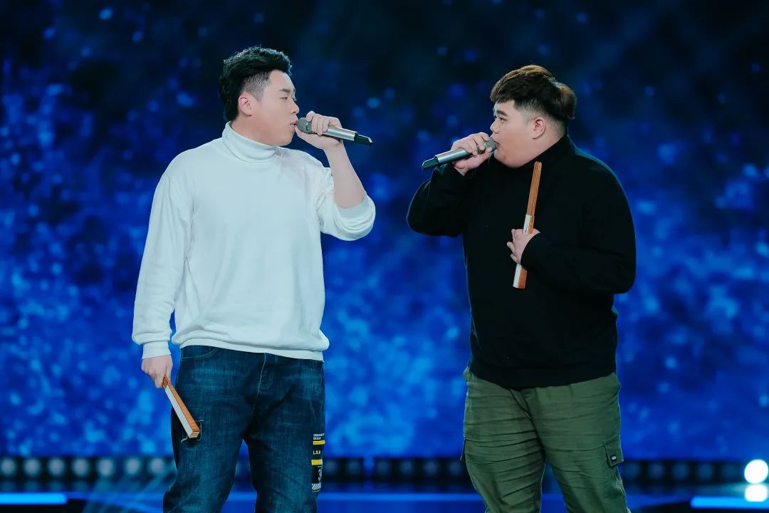 半吨兄弟"以歌会友"●半吨兄弟●"腾氏"唱法挑战《小芳》货车司机酷爱