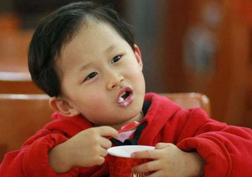 「小孩子」 3种水果最伤脾肺，儿科医生：哭闹家长也别买春分前后