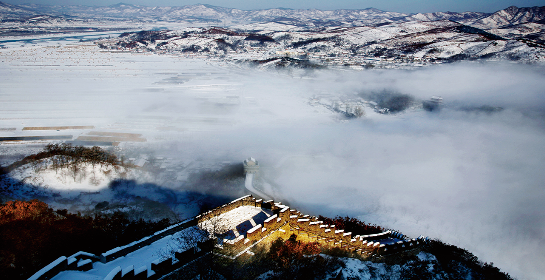 虎山长城冬景—风雪边关