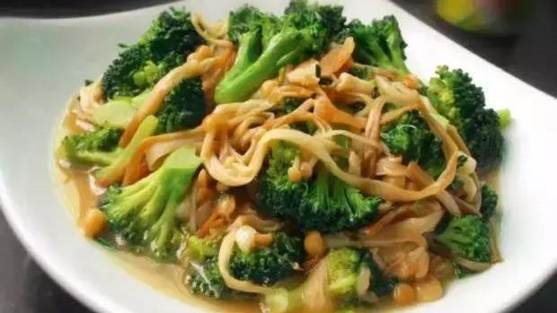 怎样做腊肉炒西兰花 d3b4ebc07b484f699d6854ad8eef2933.jpeg