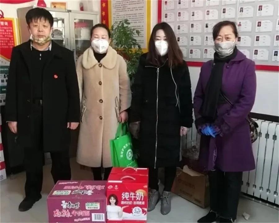 党员志愿者参与人口普查(3)