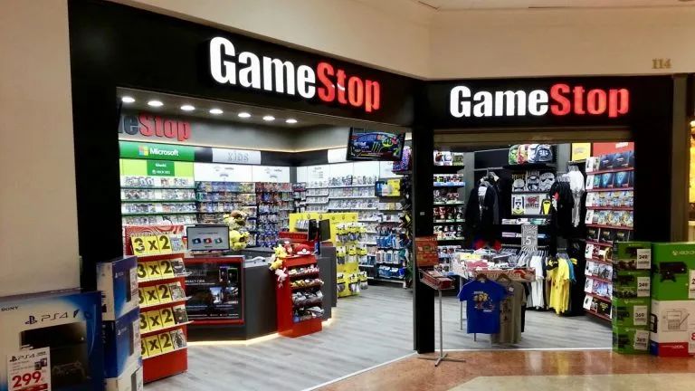 祸不单行：全球最大实体游戏零售商快因为疫情玩完了_GameStop