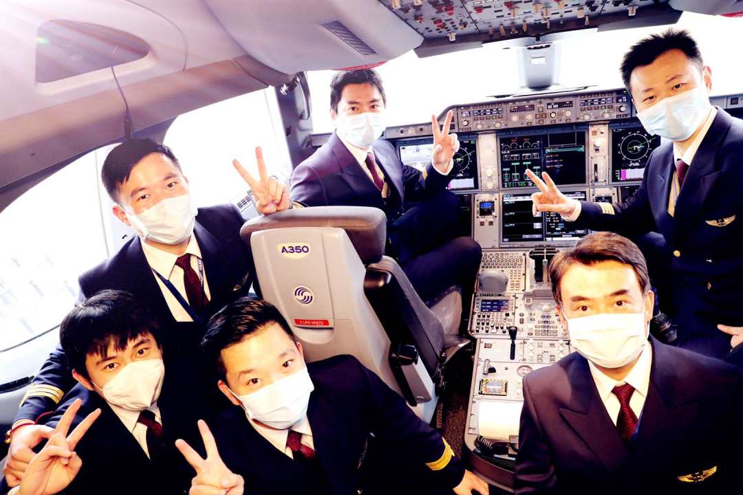 9名乘客配了6个飞行员,东航这趟航班为何“超豪