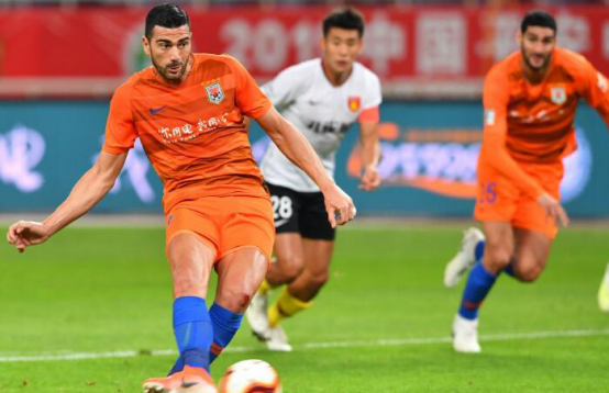 达尔■，他为鲁能放弃效力欧洲豪门的机会，表现可圈可点，未来将挑大梁