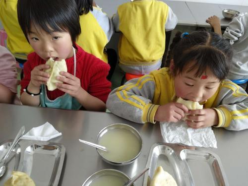 『孩子』儿科医生：3种早饭别再喂了，太坑娃孩子脾肺损伤老咳嗽