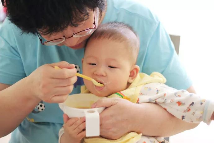 「食物」原来是你给他吃了这些！宝宝为什么总是胀气
