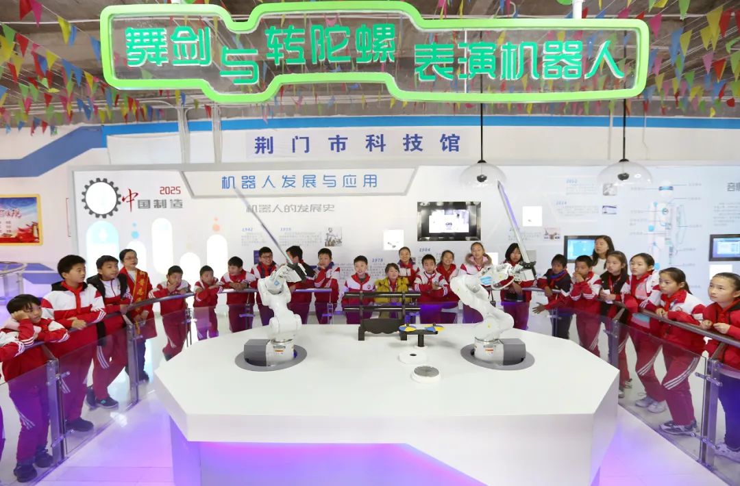 科技馆军人能带家属进去吗 38f16125b1bd46769f0df28de61b500f.jpeg