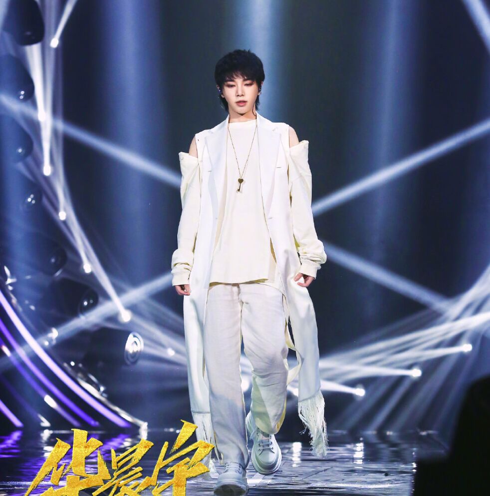 歌手第十二期排名_歌手云朵图片