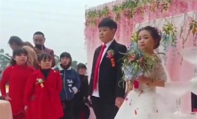#孩子#身高只有1.3米,婚后生活令人担忧最美袖珍女结婚了