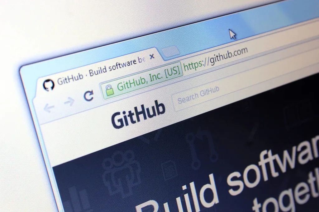 GitHub接连封杀开源项目惹众怒，CEO亲自道歉！