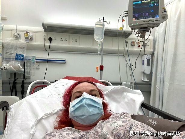 『曼迪·查尔顿』称呼吸像吞玻璃，身上似火在烧英国46岁单身妈妈感染病毒
