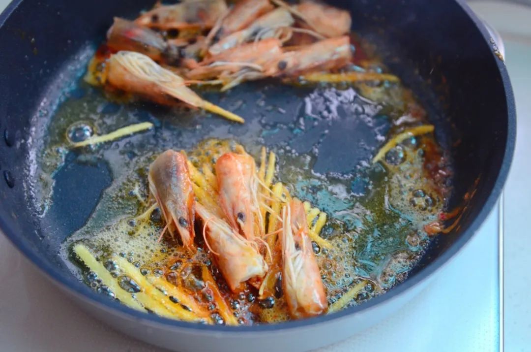 虾与什么食材搭配好吃 dbc084a3e76c4ec7bf4196bb2ebabf5b.jpeg