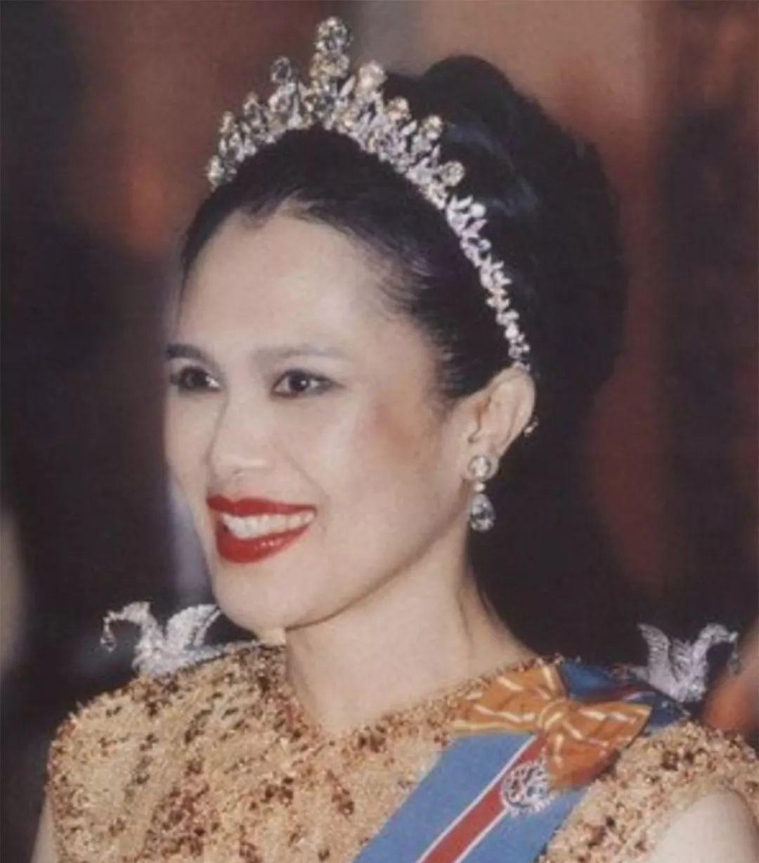 泰国国王今年多大了 051999b1f73b43bb9eb45baf8dd932a7.jpeg