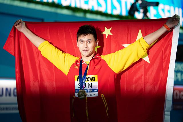 警惕榨体育生视频直播，别让体育精神沦为流量牺牲品体育生1