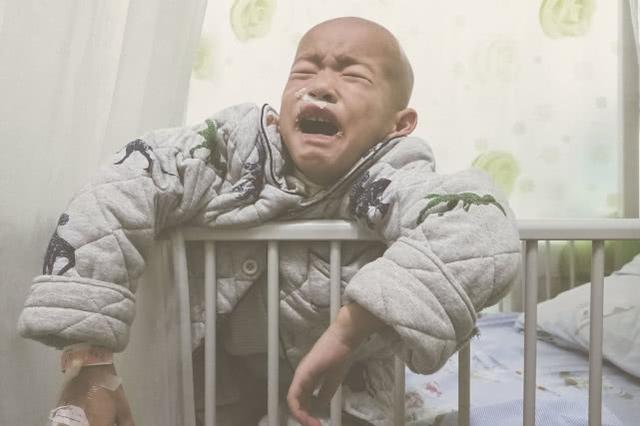 原创"真是造孽啊!",福建一男子曾接连失去双亲,如今儿子又患重症