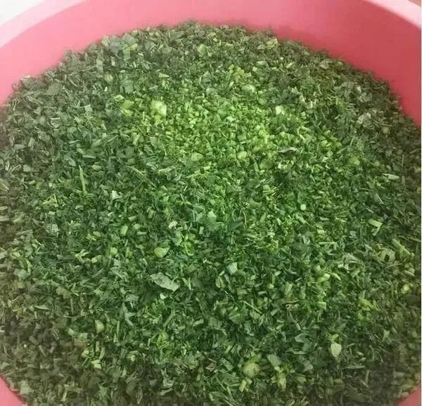 干菜■竟站在缸上...?要火！诸暨一宝宝