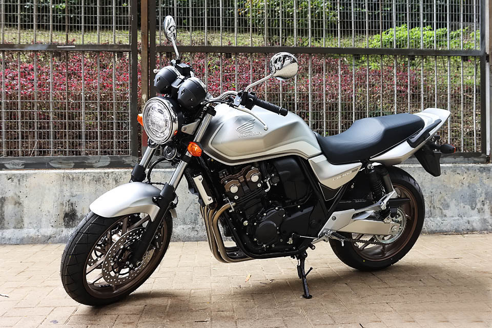 骑不坏的cb又更新了本田cb400sf2020款实拍解析