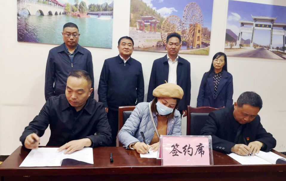 捐10万元用于彝区扶贫!_越西县