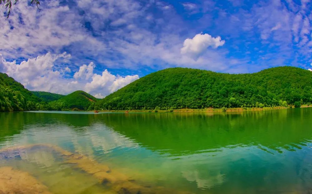 春风十里咸阳等你丨4月30日前侍郎湖风景区对全国游客免门票啦