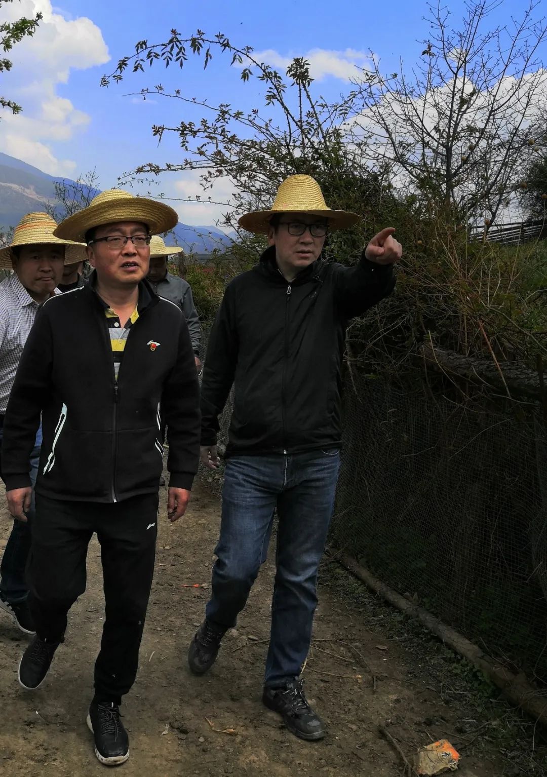 牛定柱书记带队到兰坪县石登乡谷川村开展扶贫工作