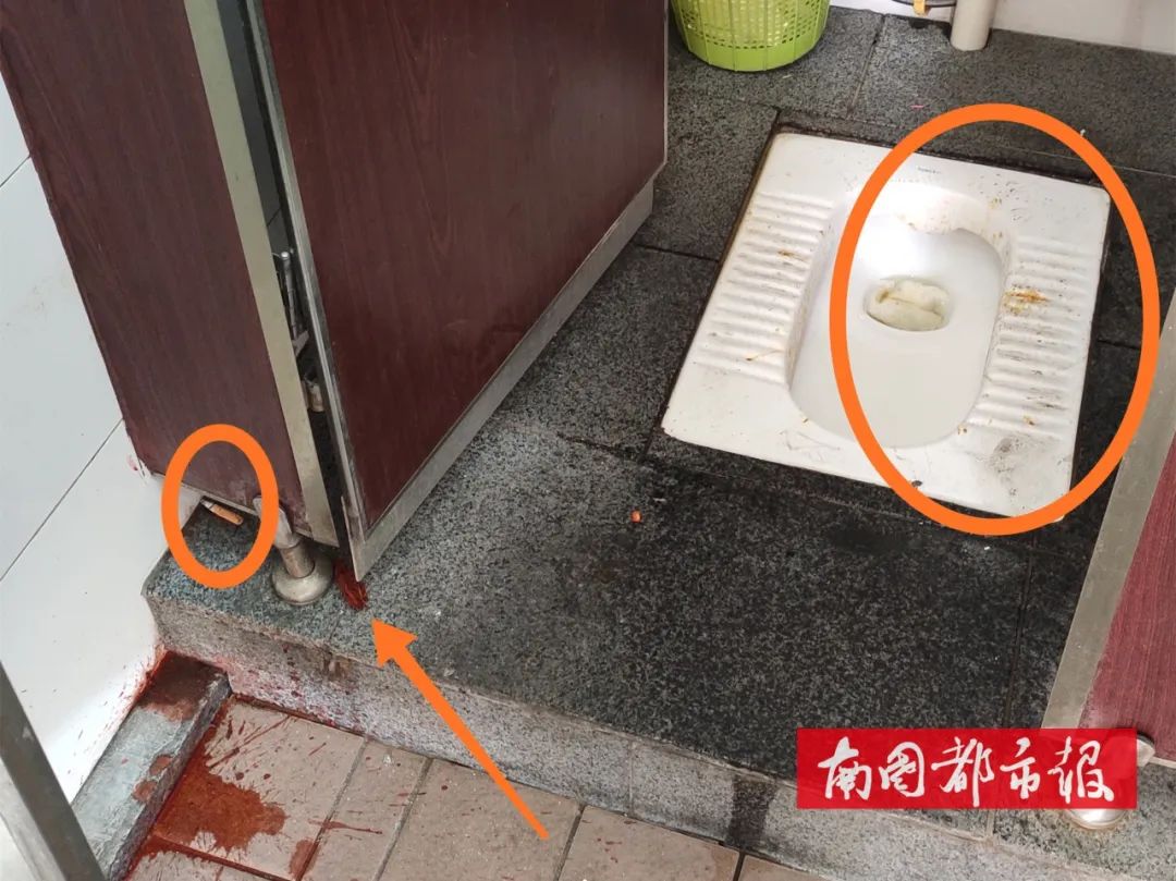 想上厕所却被脏乱差劝退这些公厕太辣眼睛举报了