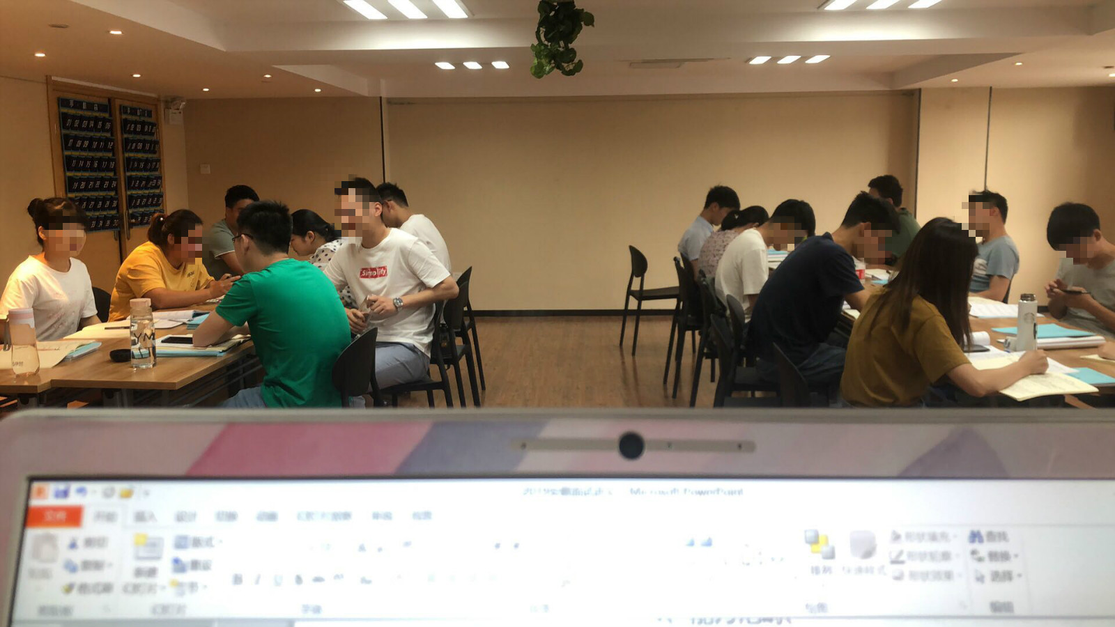 2020年浙江省公务员_浙江省2021年公务员招考报名人数比2020年增