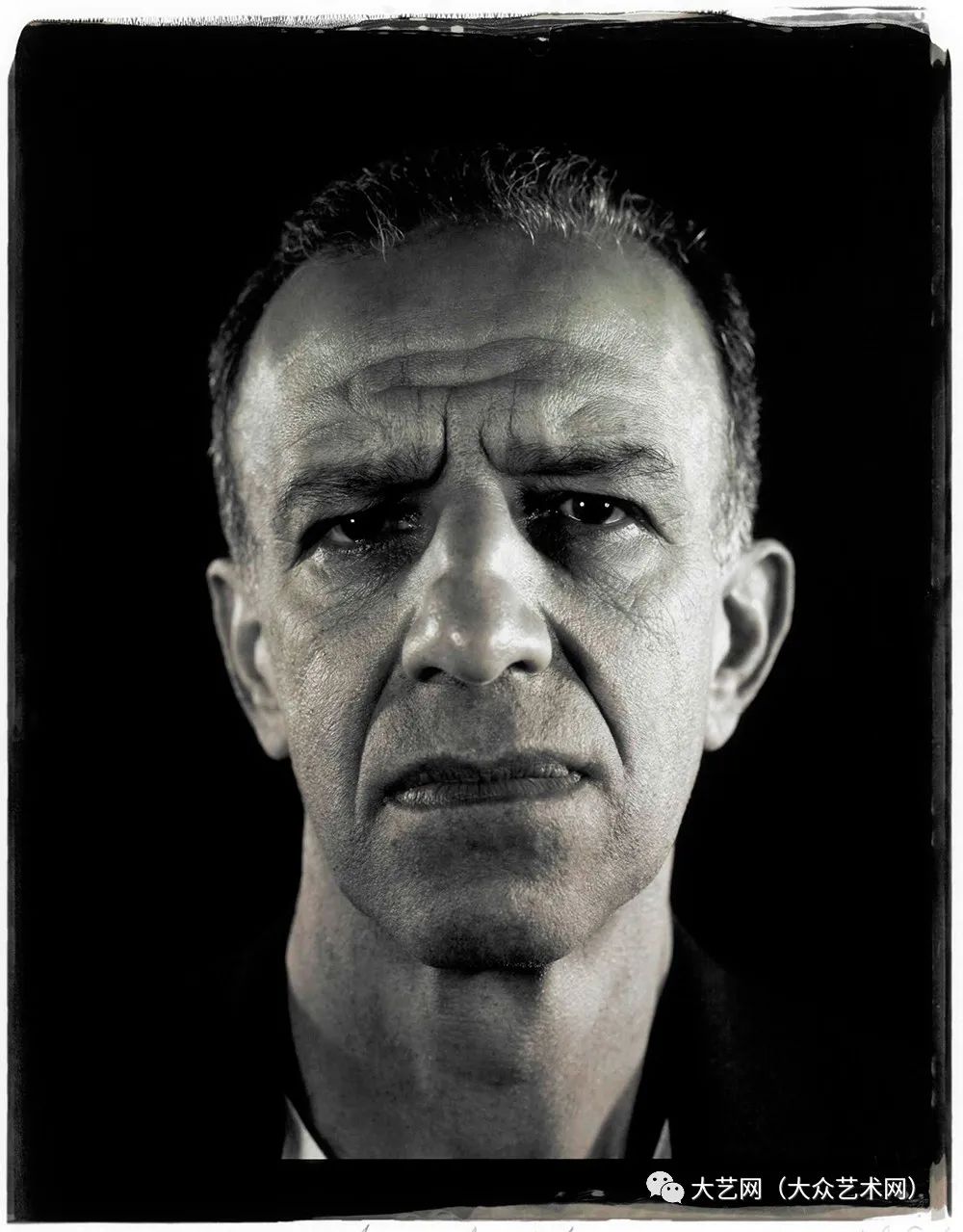 大众艺术网艺术家本身就是活着的作品美国新写实主义代表人物亚历克斯