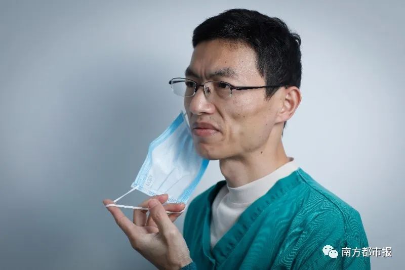 湖北人口罩_戴口罩的卡通图片(3)