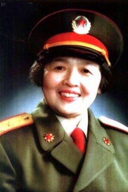 1988年授衔，有5位女性被授少将军衔，她们都是谁？都担任何职？