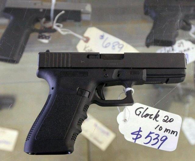 美国的枪支商店手枪步枪都有关键是价格还便宜