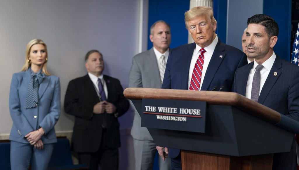 美国新冠病例超西班牙居全球第三,四分之一人