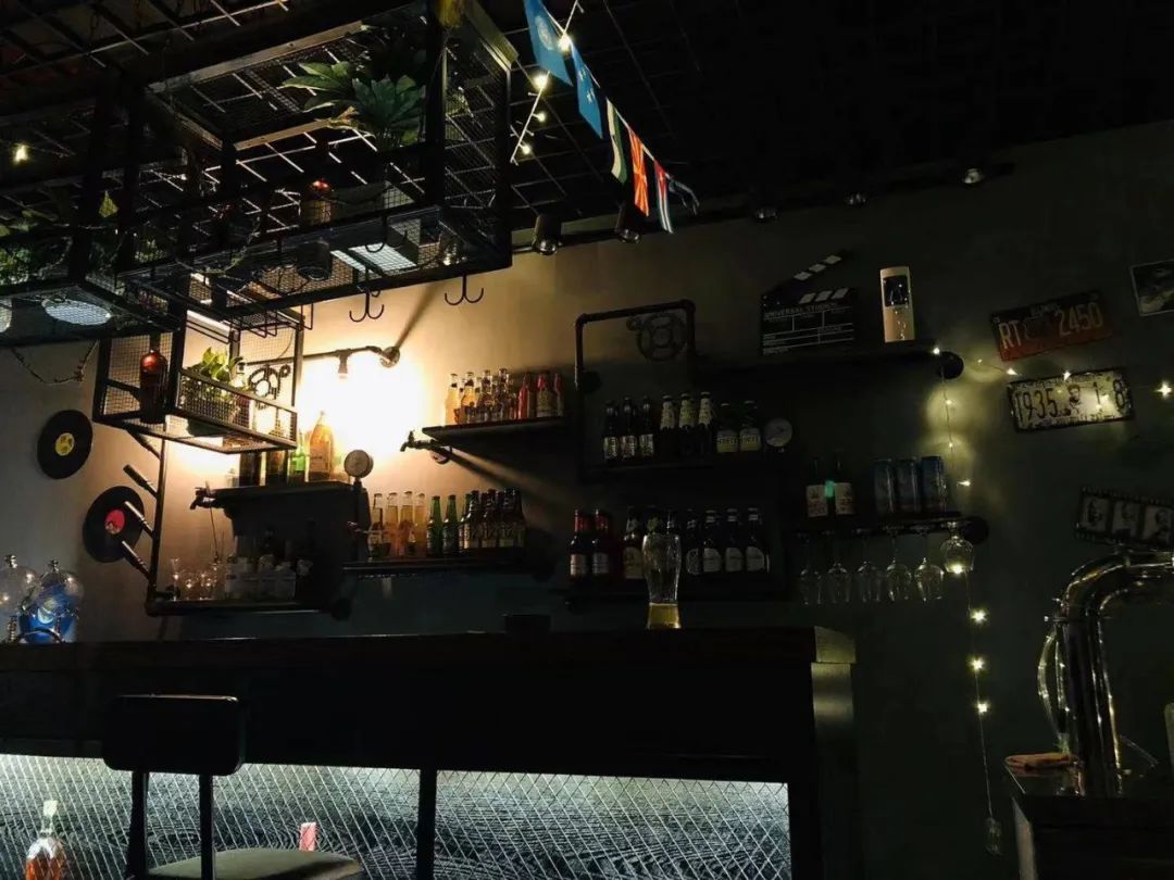 店铺转让丨大港铭庭苑小清吧转让商铺60平米 转让费5万元