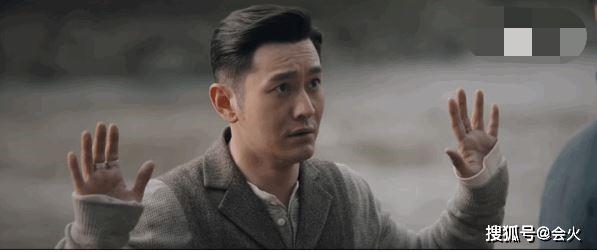 34岁尹正和43岁黄晓明同框，颜值被碾压了？网友