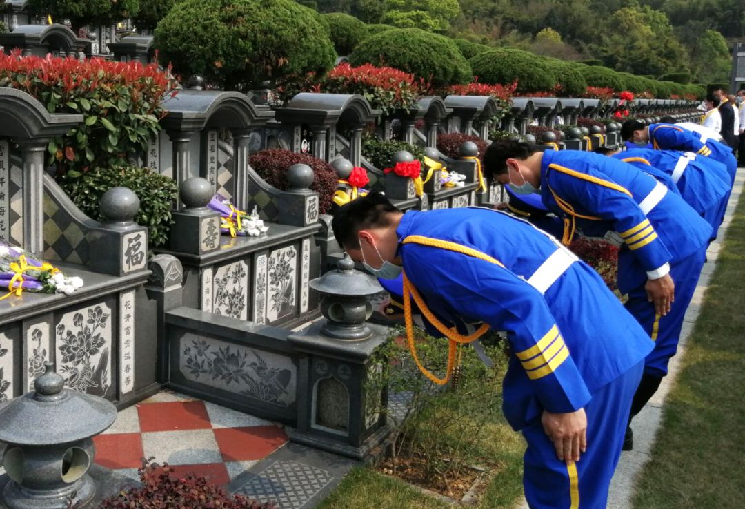 平阳县公墓代为祭扫献花活动在松鹤陵园启动_祭祀