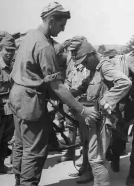 日本人有多矮?这些日本老照片说明问题,惨不忍睹